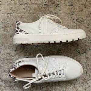 NWOB Vionic Simasa platform sneaker white leopard